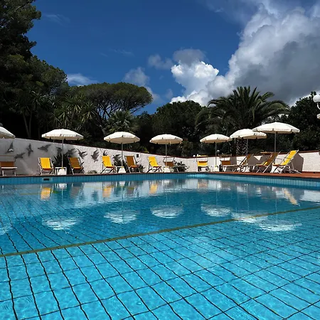 Capo Di Stella فندق 3*