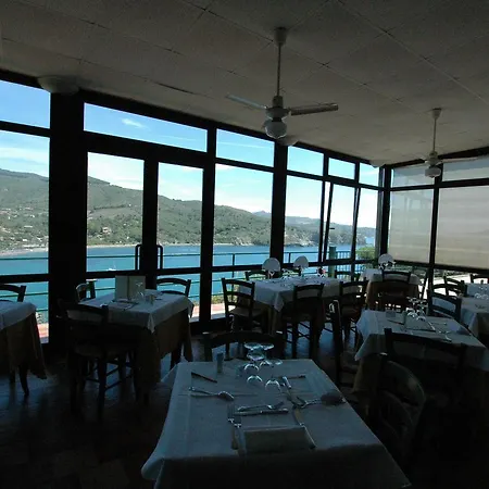 Capo Di Stella Szálloda 3*